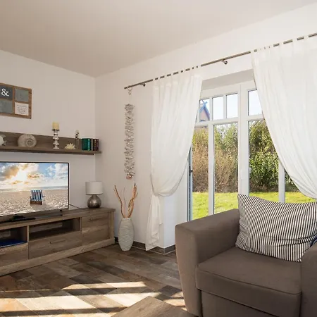 Haus Storchennest * Dranske